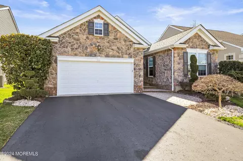 18 Percheron Rd, Manalapan, NJ 07726