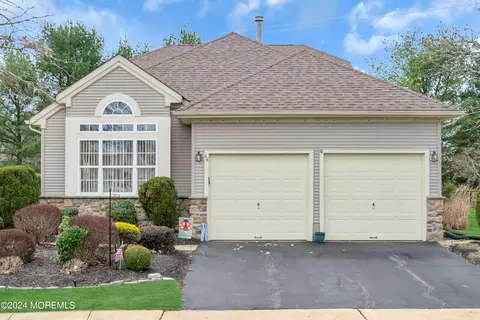 48 Devereux Dr, Manchester, NJ 08759
