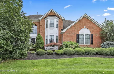 11 Maidenstone Dr, Ocean, NJ 07712