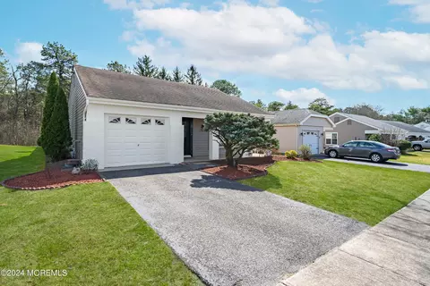 36 Flintshire Ter, Manchester, NJ 08759