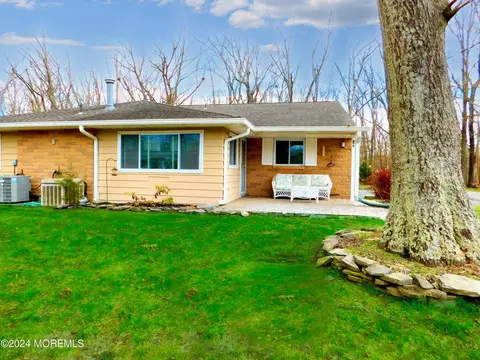 8 Heron St #A, Manchester, NJ 08759