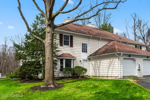 1404 Buckingham Cir, Middletown, NJ 07748