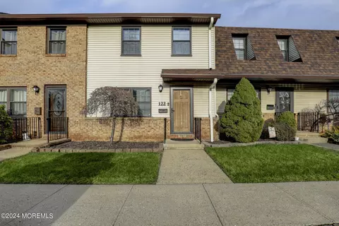 122 Village Green Way, Hazlet, NJ 07730