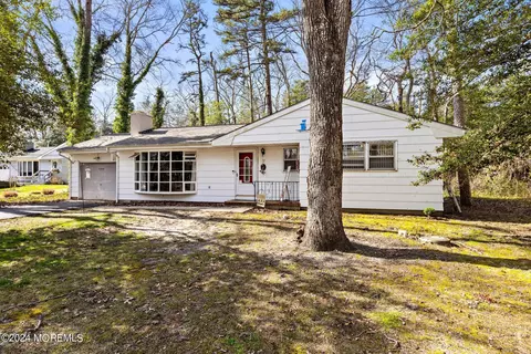 17 Tall Timber Dr, Little Egg Harbor, NJ 08087