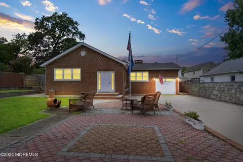 7 Octavia Pl, Keyport, NJ 07735