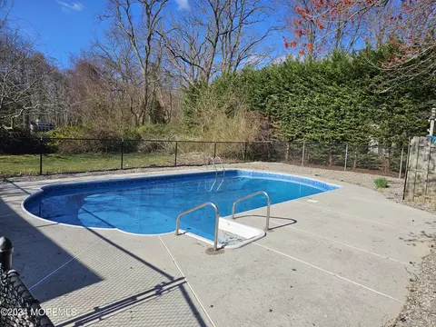 137 Cold Indian Springs Rd, Ocean, NJ 07712