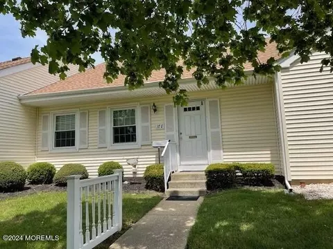 37 E Piazza San Paola, Freehold, NJ 07728