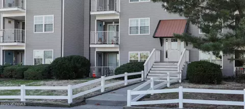 424 Beachway Ave #5A, Keansburg, NJ 07734