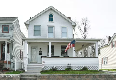 190 2nd St, Keyport, NJ 07735