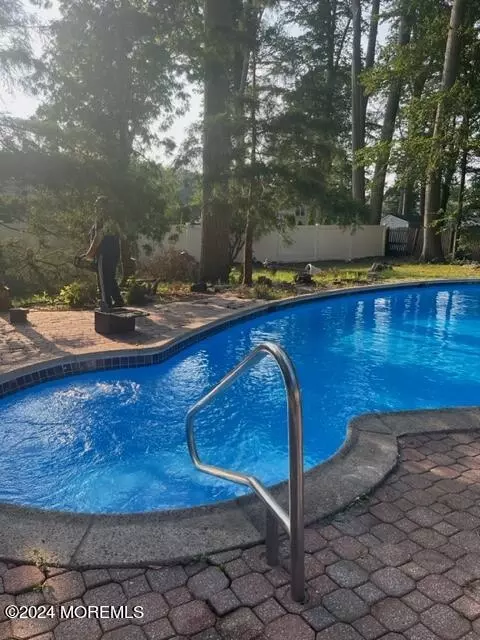 115 Stillwells Corner Rd, Freehold, NJ 07728