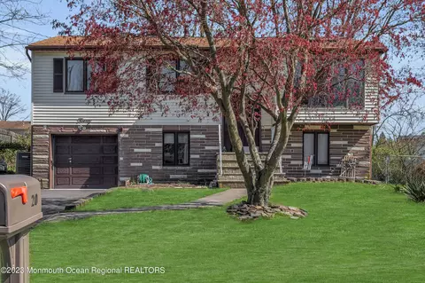 20 Woodlark Rd, Toms River, NJ 08755
