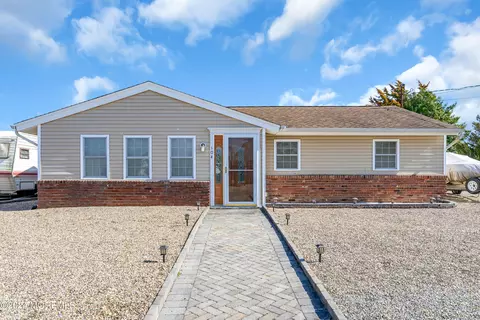 104 Cayuga Rd, Barnegat, NJ 08005