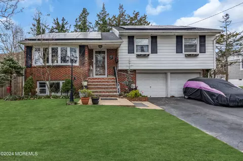 516 Hollywood Ave, Toms River, NJ 08753