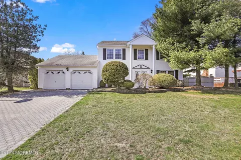5 Prospect St, Holmdel, NJ 07733