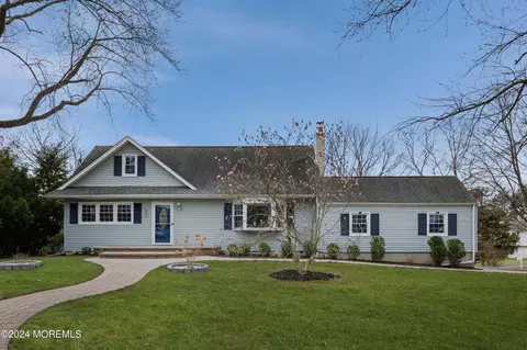 811 Royal Ln, Toms River, NJ 08753