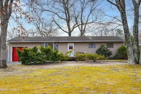 3 Mallard Rd, Bayville, NJ 08721