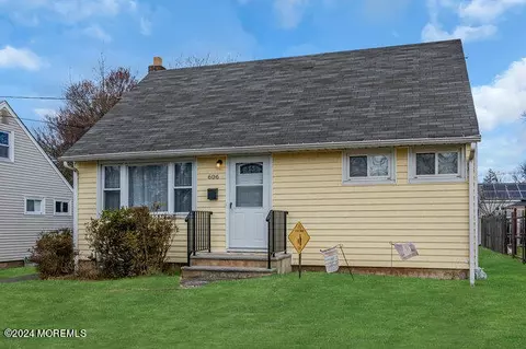 606 Franklin Ave, South Plainfield, NJ 07080
