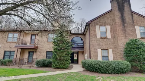 1216 Wellington Pl, Aberdeen, NJ 07747
