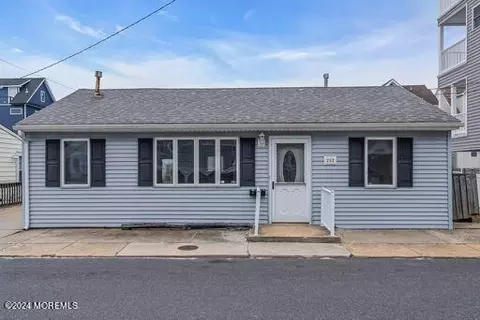 252 Joseph St, Lavallette, NJ 08735