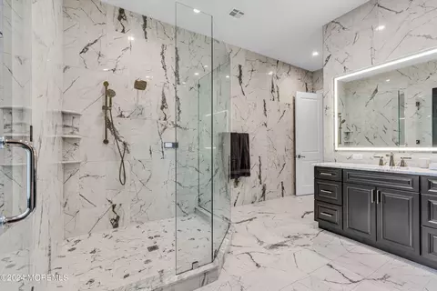 Bath - 1827 Celeste Dr, Wall, NJ 07719 photo 5 of 19