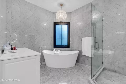 Bath - 1827 Celeste Dr, Wall, NJ 07719 photo 7 of 19