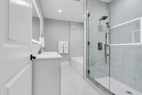 Bath - 1827 Celeste Dr, Wall, NJ 07719 photo 12 of 19