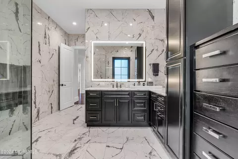 Bath - 1827 Celeste Dr, Wall, NJ 07719 photo 3 of 19