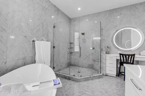 Bath - 1827 Celeste Dr, Wall, NJ 07719 photo 8 of 19