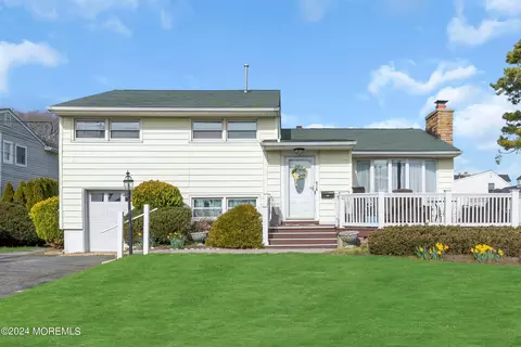 7 1st Ave, Spring Lake, NJ 07762