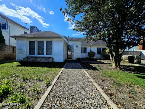 2604 Newark Ave, Point Pleasant, NJ 08742