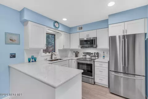 26 Philadelphia Ave #8, Lavallette, NJ 08735