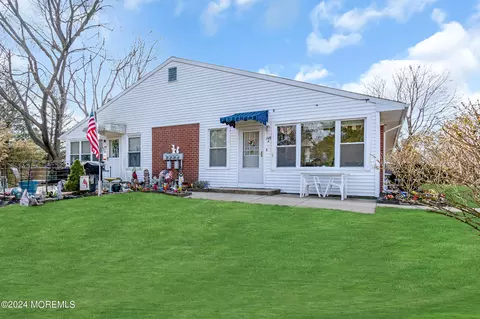 249 Columbine # A, Whiting, NJ 08759