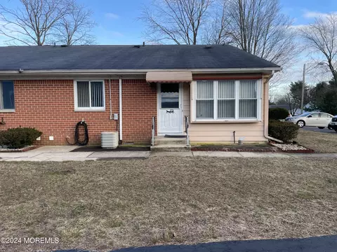 27 Salem Dr #A, Whiting, NJ 08759