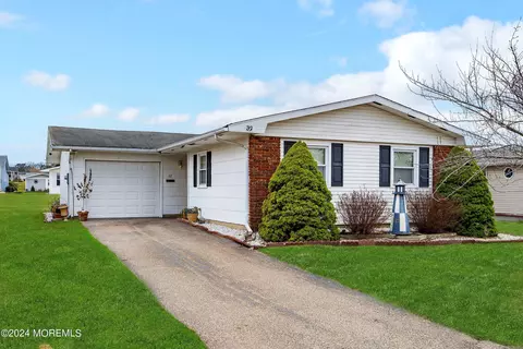 32 Rossetti Ct, Brick, NJ 08724