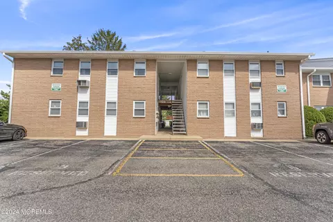 601 Mistletoe Ave #4, Point Pleasant, NJ 08742