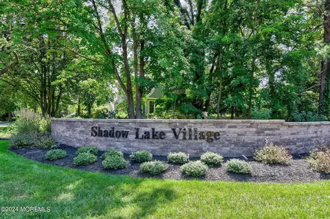 26 Manchester Ct, Red Bank, NJ 07701