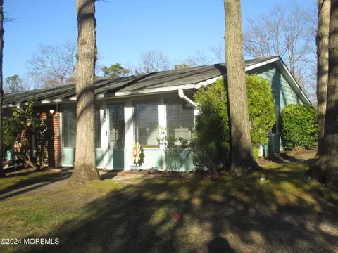 143 Farrington Ct # F, Lakewood, NJ 08701