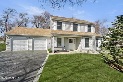 23 Windham Way, Englishtown, NJ 07726