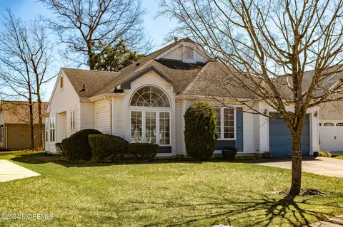 7 Angus Ct, Jackson, NJ 08527