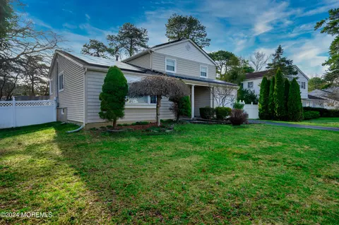 36 Arvin Rd, Old Bridge, NJ 08857