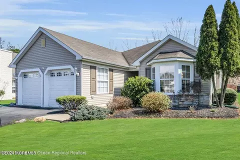 54 Ivy Hill Rd, Lakewood, NJ 08701