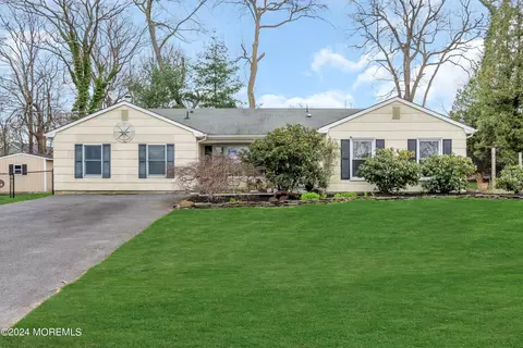 70 Portland Rd, Atlantic Highlands, NJ 07716