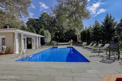 5 Country Ln, Holmdel, NJ 07733
