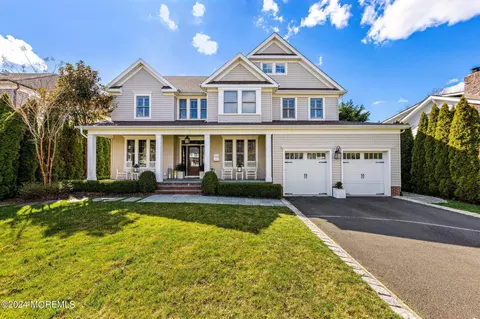 22 Monmouth Pkwy, Monmouth Beach, NJ 07750