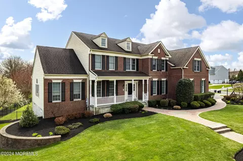 5 Thorn Ln, Chesterfield, NJ 08515