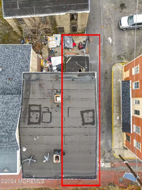 38 Woods St, Trenton, NJ 08618