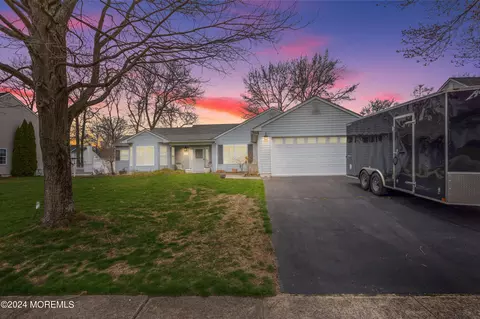 157 Old Orchard Rd, Toms River, NJ 08755