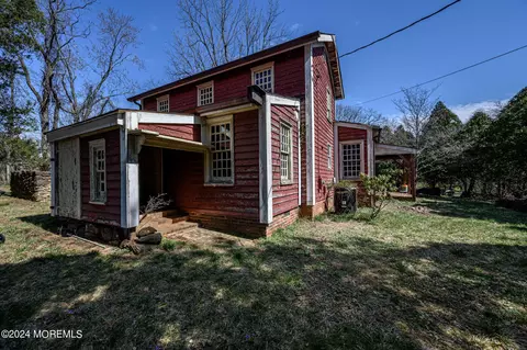 68 Creamery Rd, Colts Neck, NJ 07722