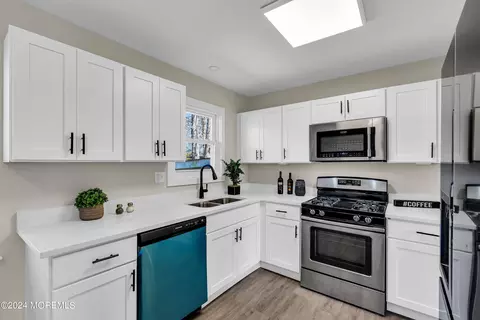 Kitchen - 16 Fordham Rd, Jackson, NJ 08527 photo 2 of 5