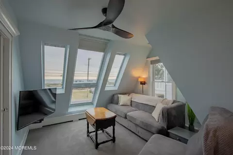 Living - 526 Ocean Ave, Sea Bright, NJ 07760 photo 6 of 11